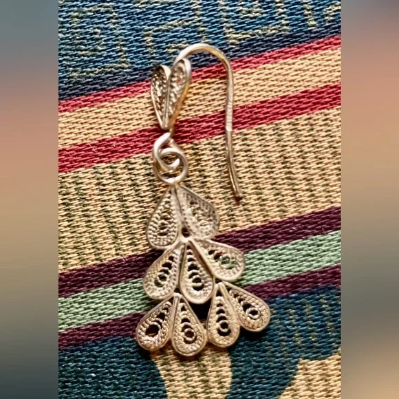 Set of Vintage Sterling Silver Intricate Filigree Ring & Earrings from Malta - Picture 11 of 11